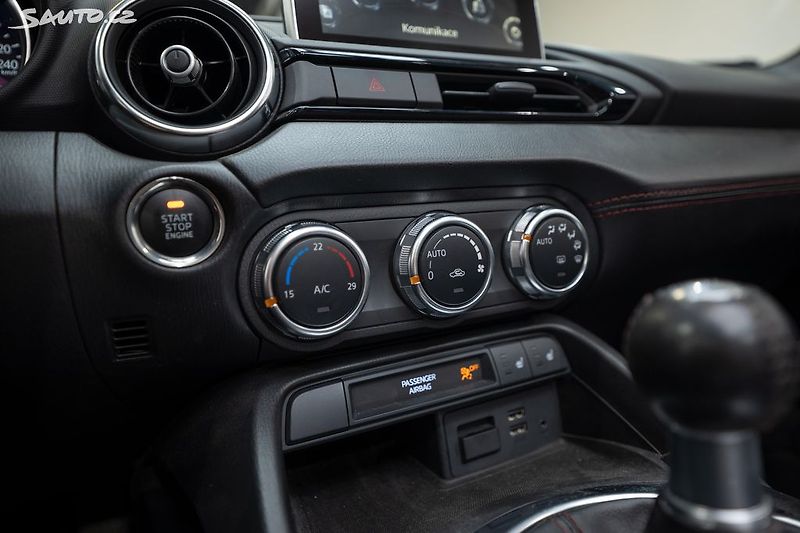 Mazda MX-5 2.0 118 kW RWD 6MT - fotka 15 z 29