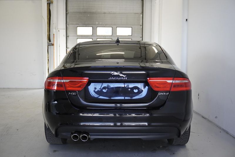 Jaguar XE  2.0 132kW SEDAN 2WD AUT - fotka 4 z 29