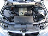 BMW Řada 3 (2008) 2.0D 130kW  2 SADY KOL - náhled 39