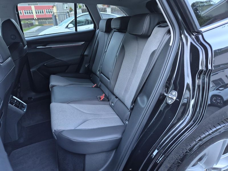 Škoda Enyaq 150kw, iV80 19ALU SOH 95% - fotka 41 z 47