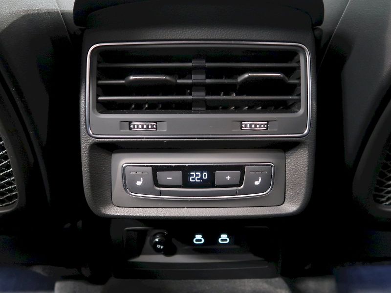 Audi Q7 (2025) S-LINE 60 TFSI e QUATTRO - fotka 31 z 35