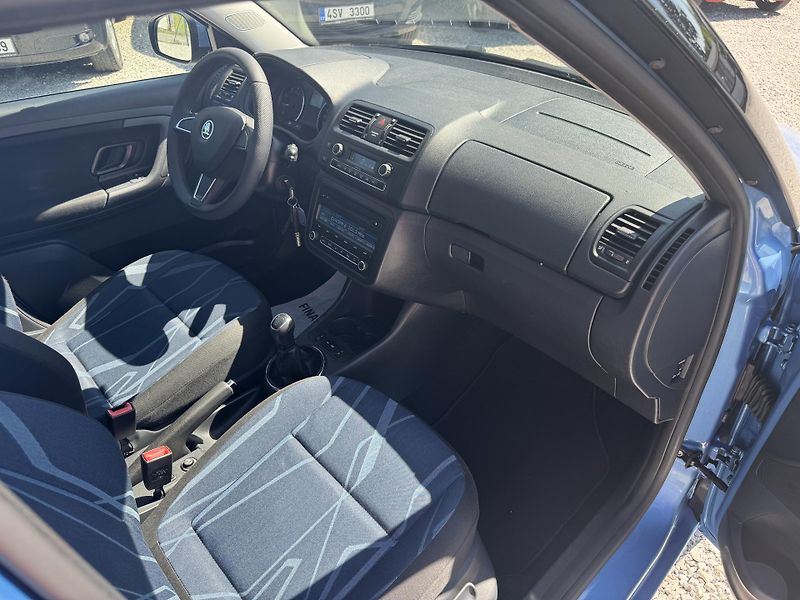 Škoda Fabia (2014) 1.4-16V(63KW)rezervace - fotka 28 z 38