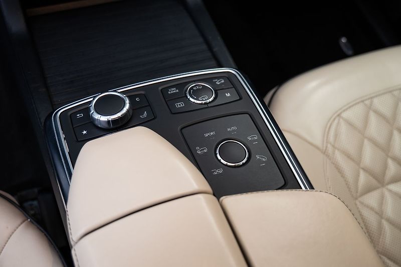 Mercedes-Benz GL 500 - fotka 15 z 24