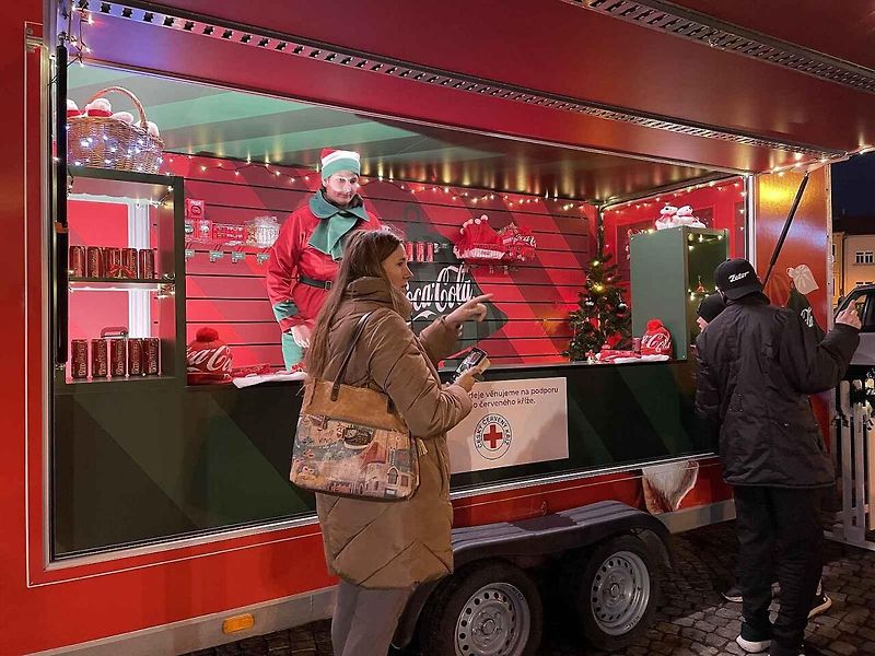 Vánoční kamion Coca-Coly se Santou dorazil do Frýdku-Místku, prosinec 2025.