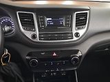 Hyundai Tucson (2017) 2.0 CRDi, 4X4, Park. senzory - náhled 12