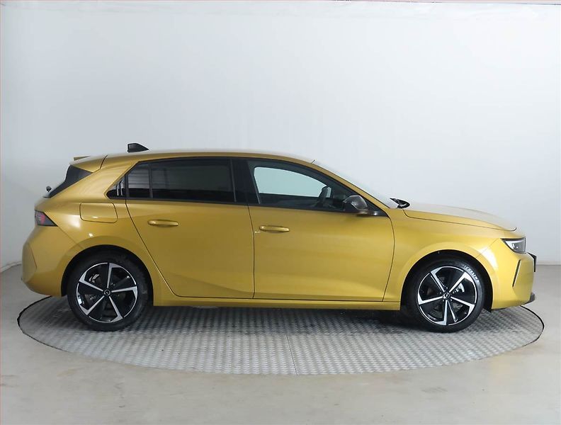 Opel Astra (2026) 1.2 Turbo - fotka 6 z 18