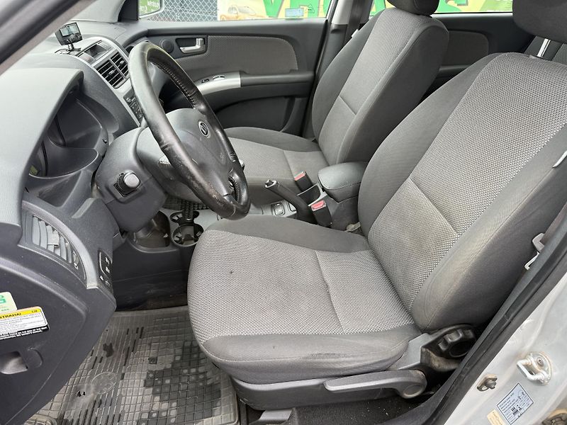 Kia Sportage 2,0CRDI 4WD Tažné Odpočet DPH - fotka 12 z 21