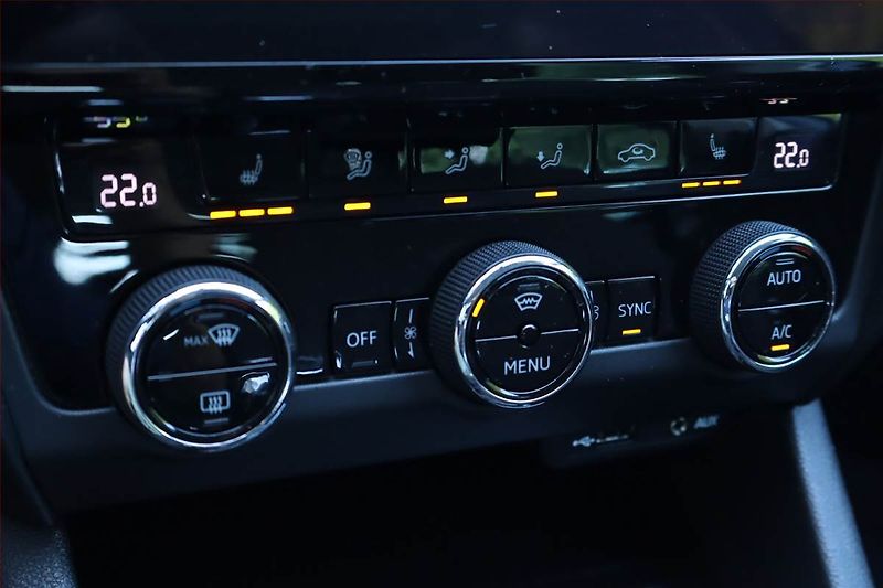 Škoda Octavia (2017) Scout 2.0 TDI, 4X4, Automat - fotka 16 z 27