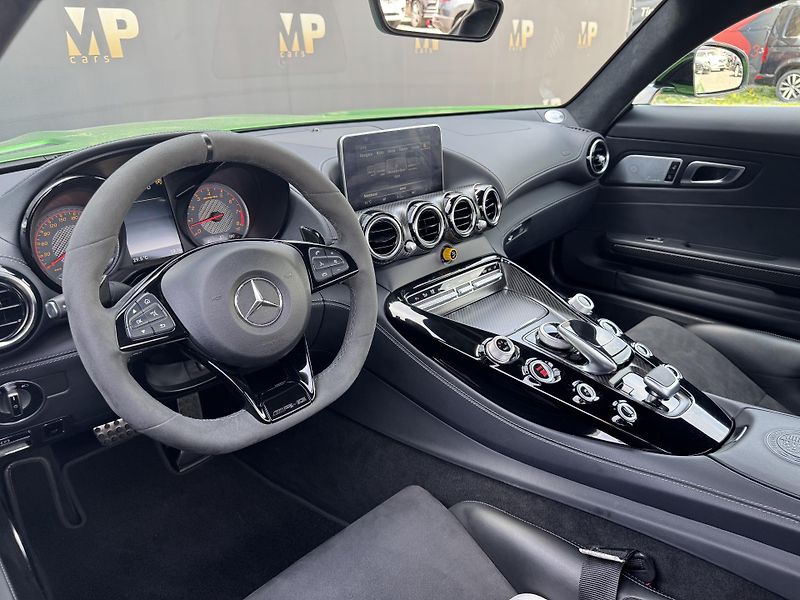 Mercedes-Benz AMG GT (2017) R 4.0 V8 430kW, Carbon Ceramic - fotka 12 z 61