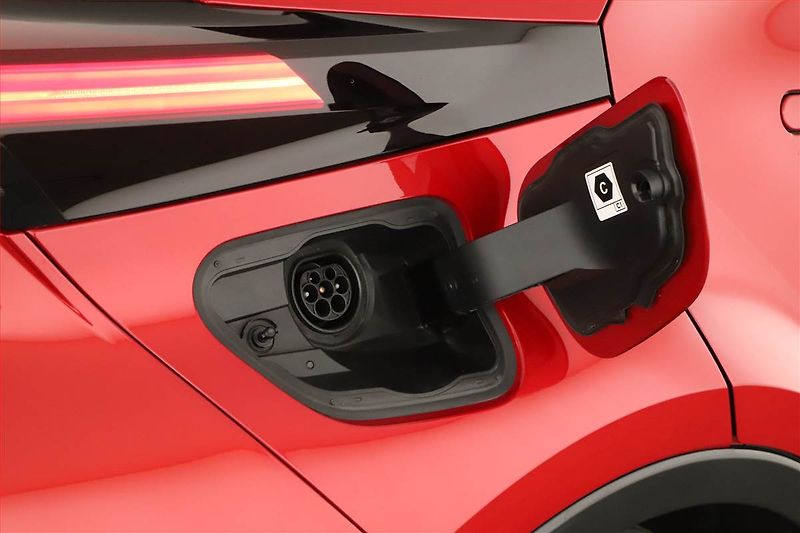 Toyota C-HR (2025) 2.0 Plug-in - fotka 27 z 30