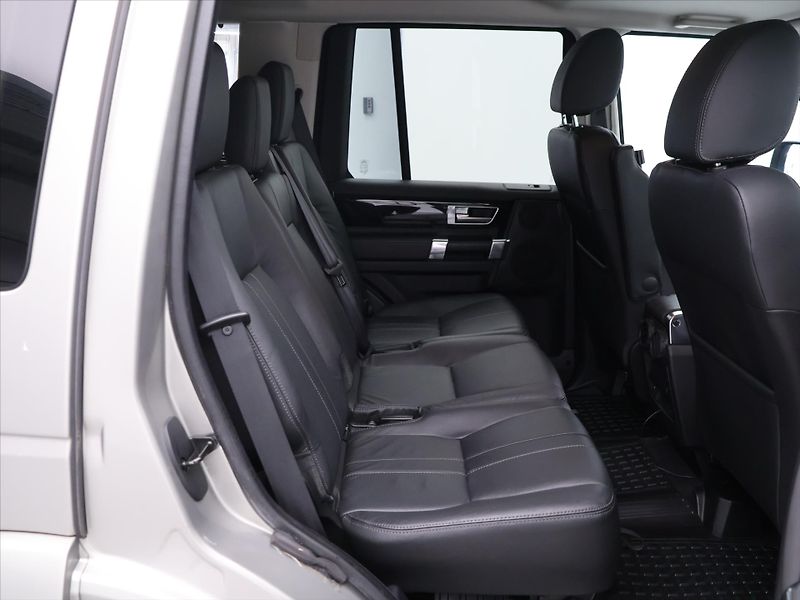 Land Rover Discovery 3,0 TDV6 HSE CZ - fotka 13 z 27