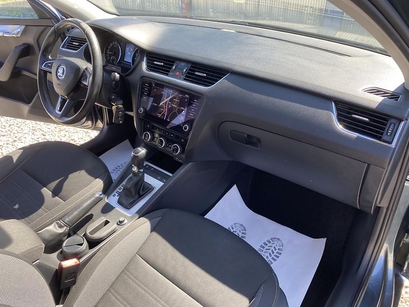 Škoda Octavia 1.6TDi 115PS DSG DPH REZERVACE - fotka 128 z 154