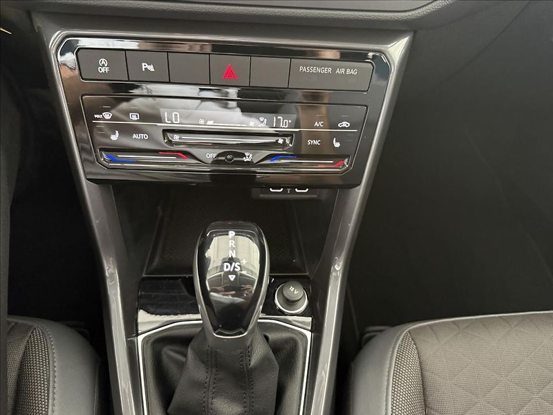 Volkswagen T-Cross 1,5   TSI 110kW,DSG,STYLE,1.MA - fotka 22 z 26