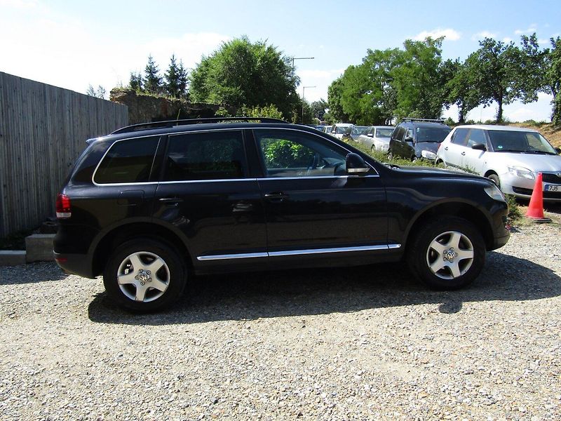 Volkswagen Touareg (2007) 2.5 TDI 128kW - fotka 9 z 33