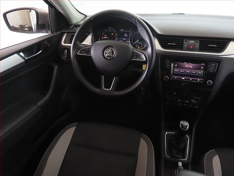 Škoda Rapid (2018) Ambition 1.0 TSI - fotka 7 z 17