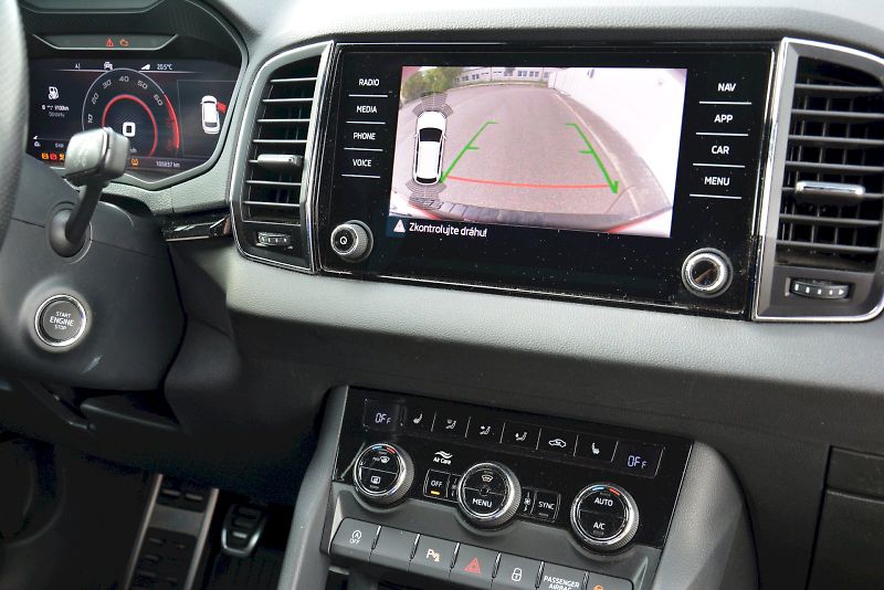 Škoda Karoq (2020) 1.5 TSI 110 kW Sportline - fotka 22 z 25
