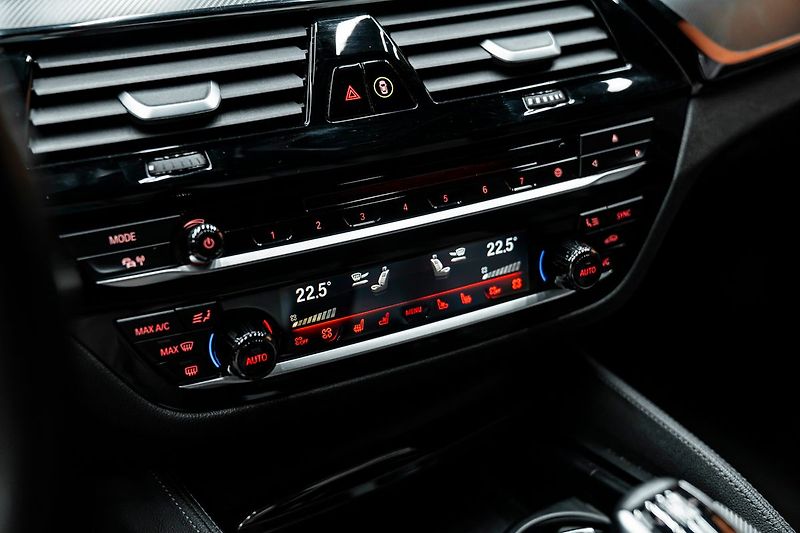 BMW M5 - fotka 11 z 27