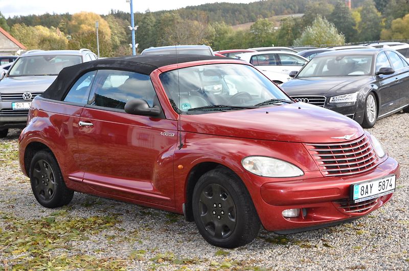 Chrysler PT Cruiser 2.4i 105kW Cabrio - fotka 6 z 17