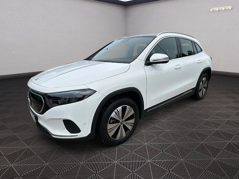 Mercedes-Benz EQA (2023) 250 69,7 kWh - fotka 3 z 29