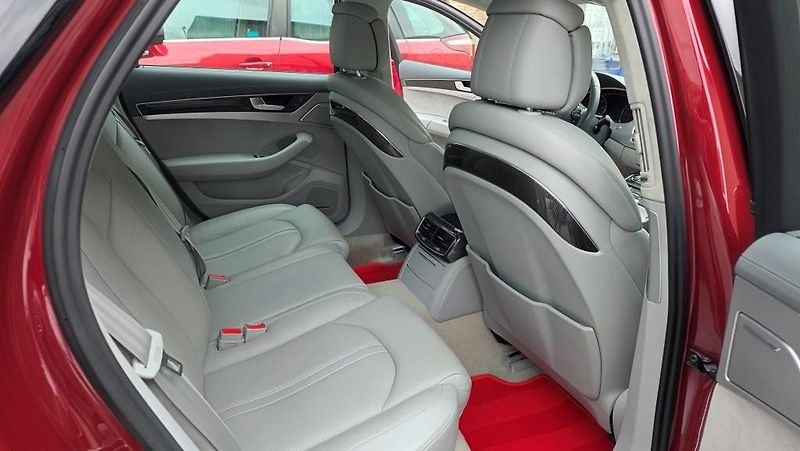 Audi A8 (2017) 4.2 V8 TDI 283 kW quattro - fotka 15 z 40