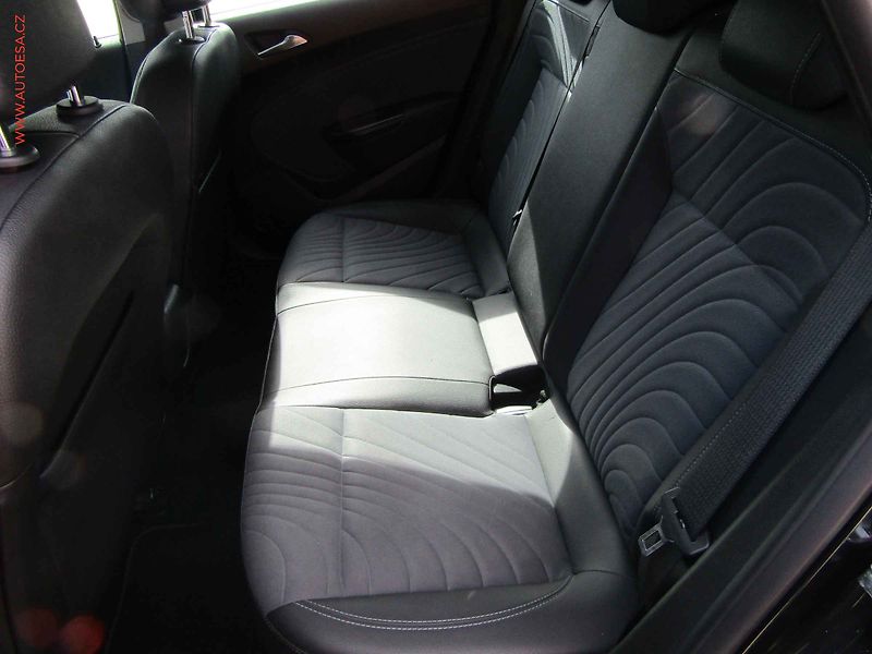 Opel Astra (2014) 2.0CDTi, Automat - fotka 10 z 21
