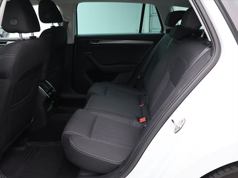 Škoda Superb 1,5 TSI 110kW Style DSG CZ DPH - fotka 14 z 33