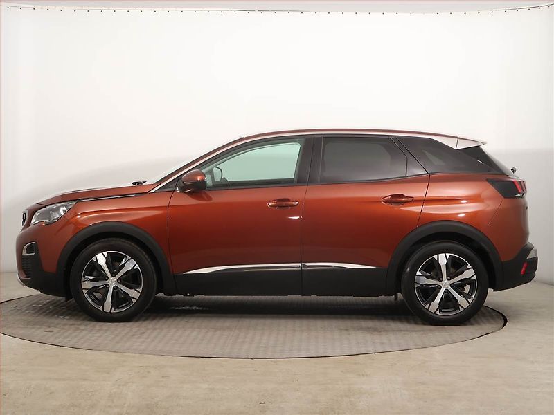 Peugeot 3008 (2018) 1.5 BlueHDi, Automat, ČR,1.maj - fotka 3 z 15