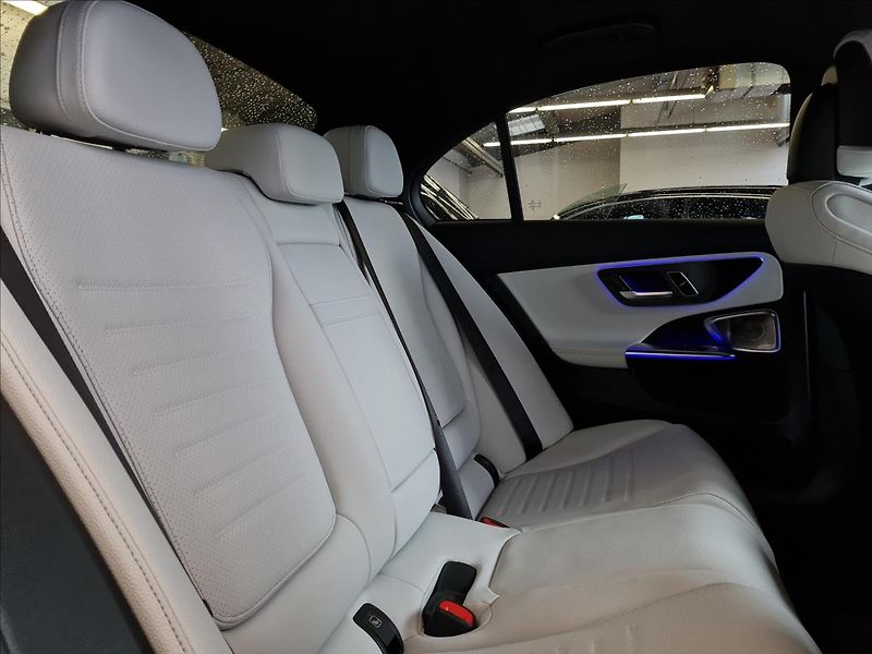 Mercedes-Benz Třídy C 220d 4MATIC AMG Style Edition - fotka 19 z 22