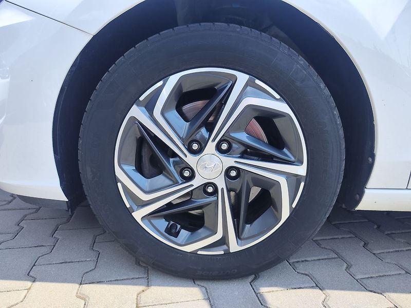 Hyundai i30 1.5 T-GDi/117kW Smart Family - fotka 27 z 30