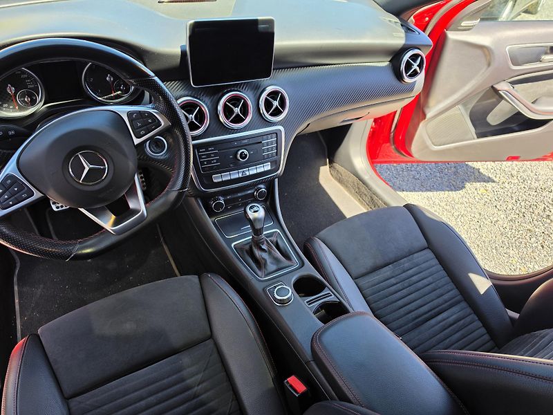 Mercedes-Benz Třídy A 220CDI AMG Harman Kardon - fotka 10 z 17