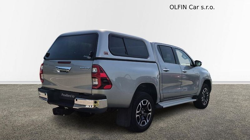 Toyota Hilux Executive 2,8D 150Kw - fotka 2 z 25