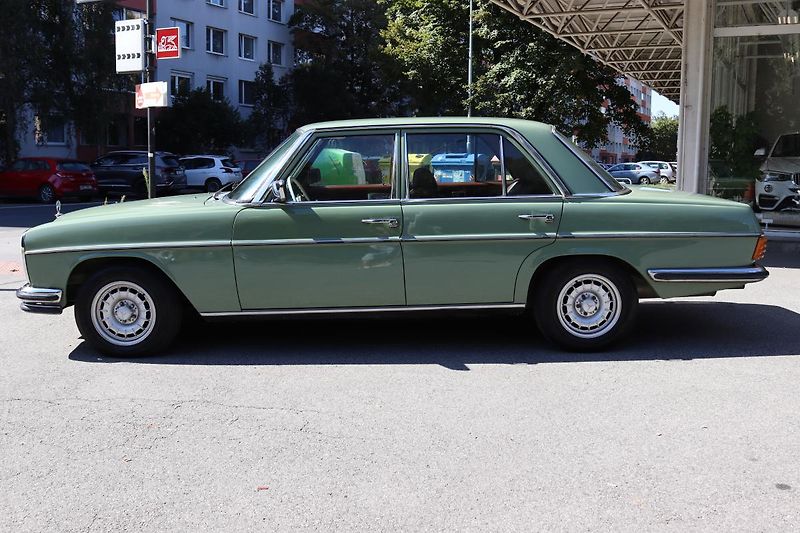 Mercedes-Benz 115 W115 230.4 manuál - fotka 15 z 50