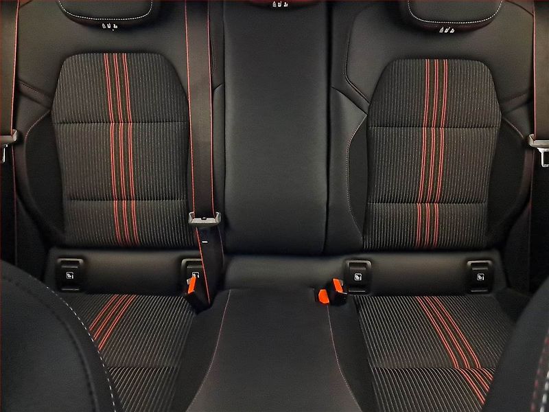 Renault Clio (2019) R.S. Line 1.0 TCe, Serv.kniha - fotka 10 z 24
