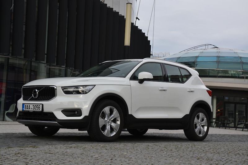 Volvo XC40 (2020) 2,0 D3 DRIVE-E Momentum PRO Aw - fotka 20 z 45