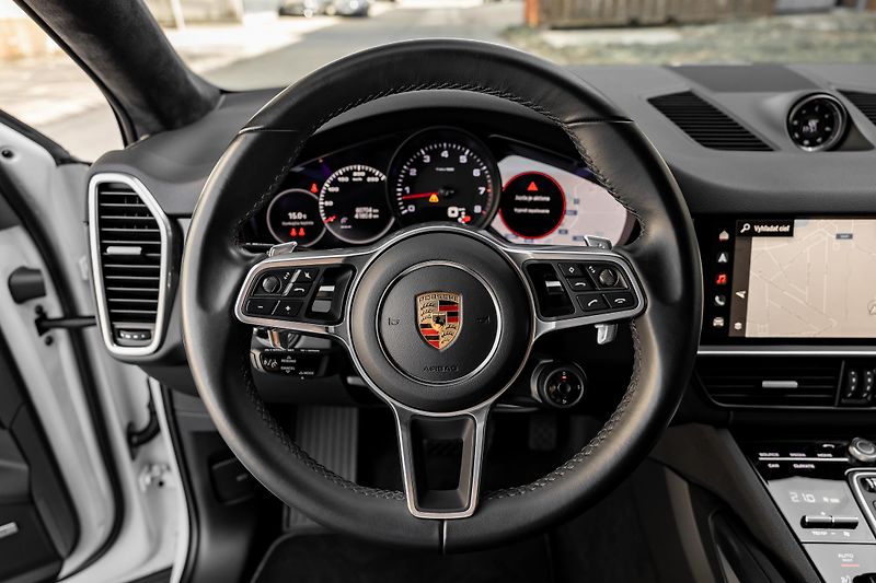 Porsche Cayenne (2023) COUPE PLATINUM EDITION - fotka 22 z 33
