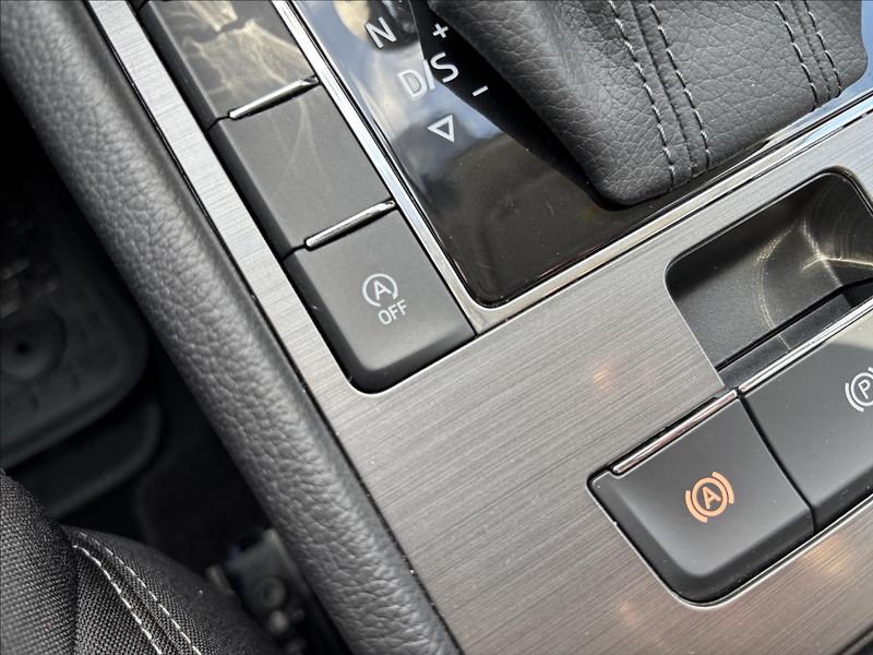 Škoda Superb 2,0 TDI 110kW Style DSG - fotka 38 z 47