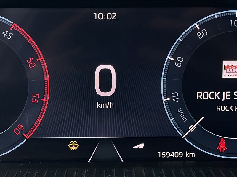 Škoda Octavia 2,0 TDI DSG Combi Style Plus - fotka 10 z 22
