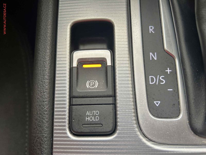 Volkswagen Touareg (2017) 3.0TDi 4x4, 2.maj,ČR, DSG - fotka 18 z 18