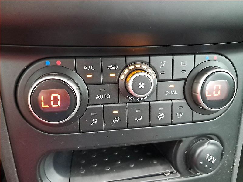 Nissan Qashqai (2012) 1.6 dCi, Serv.kniha, Navi - fotka 13 z 21