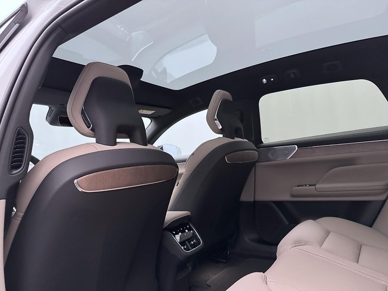 Volvo ES90 (2026) PURE ELECTRIC ULTRA - fotka 16 z 20