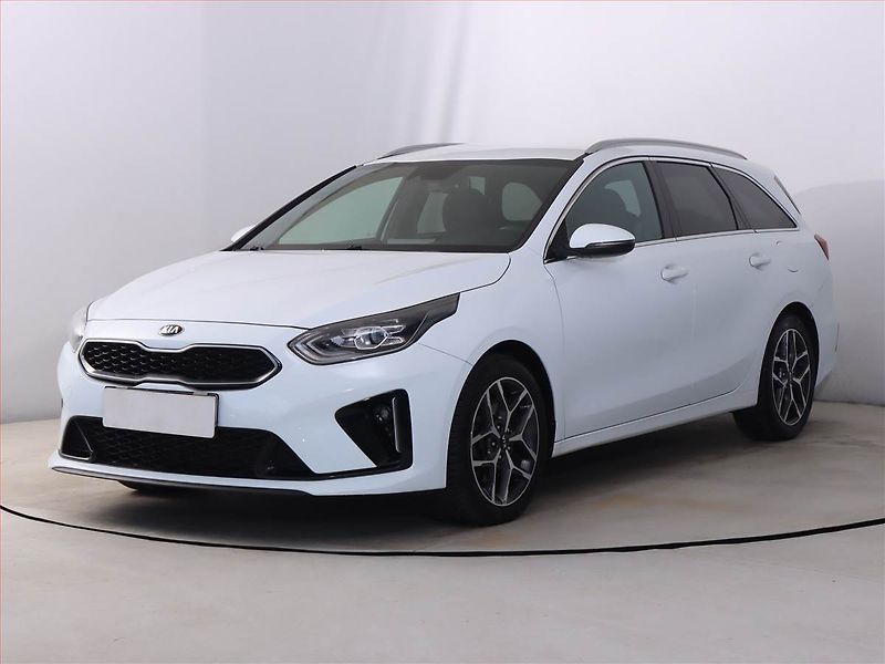 Kia Ceed (2020) GT Line 1.6 CRDi, Serv.kniha - fotka 2 z 19