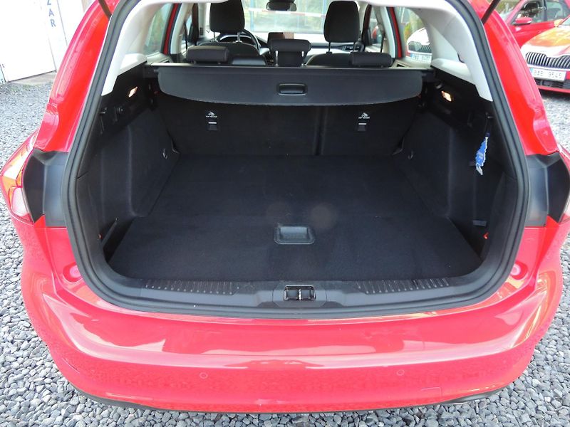Ford Focus (2020) Combi 1.0i,92kw,ČR,1.majitel - fotka 9 z 40
