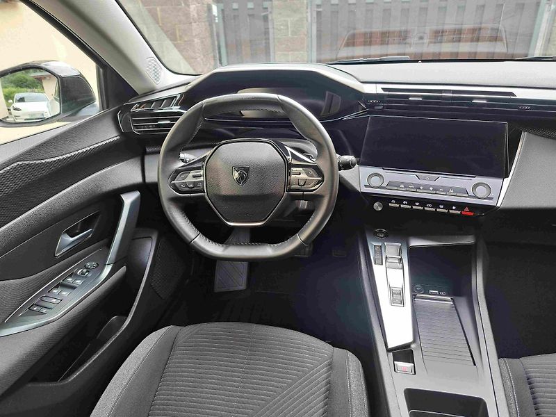 Peugeot 308 (2022) SW 1,2 PT EAT8  - fotka 14 z 18