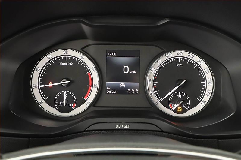 Škoda Karoq (2023) 1.0 TSI - fotka 8 z 16