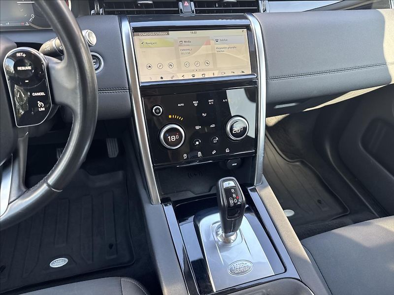 Land Rover Discovery Sport 2,0 D180 S AWD AT ČR DPH - fotka 17 z 29
