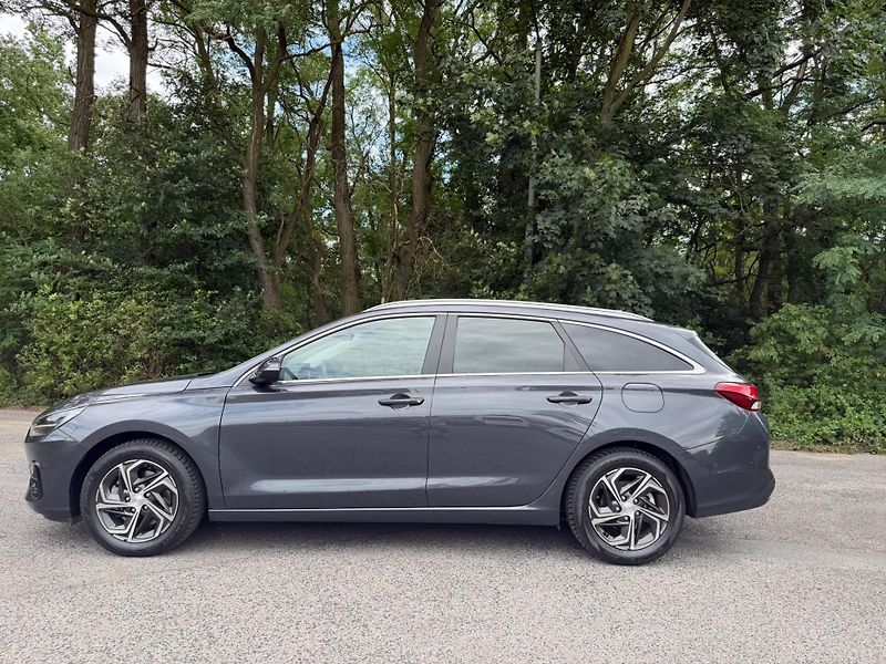 Hyundai i30 (2023) 1.0 T-GDI / 88 kW, Automat - fotka 7 z 19