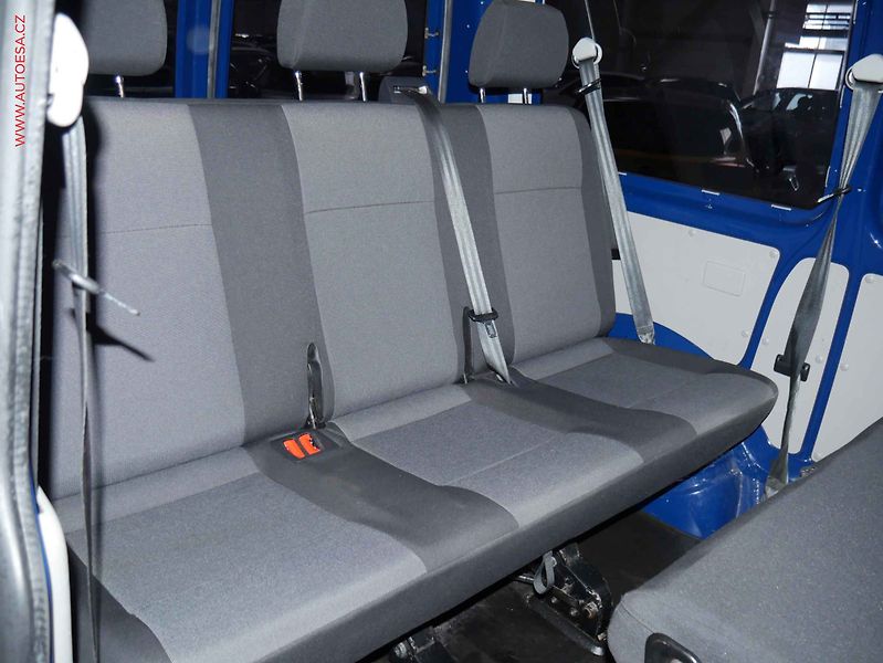 Volkswagen Transporter (2016) 2.0TDi 9míst, ČR, 110kW, AC - fotka 11 z 19