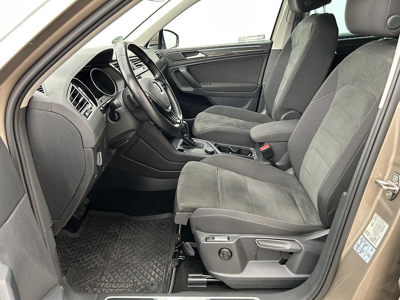Volkswagen Tiguan 2.0 TSi 4x4 Comfort line - fotka 20 z 27
