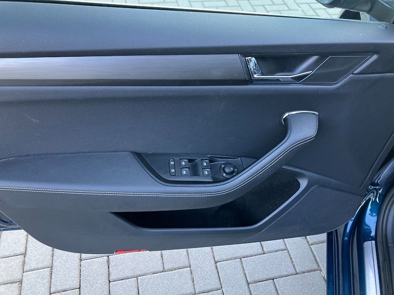 Škoda Superb (2020) IV 1.4PHEV 160 STYLE DSG - fotka 21 z 37
