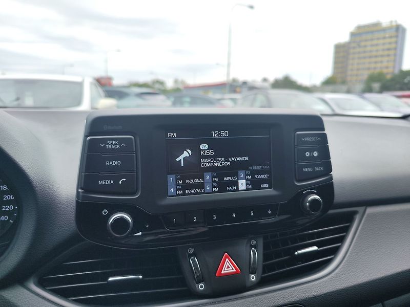 Hyundai i30 1.0 T-GDI/88kW Komfort - fotka 14 z 29